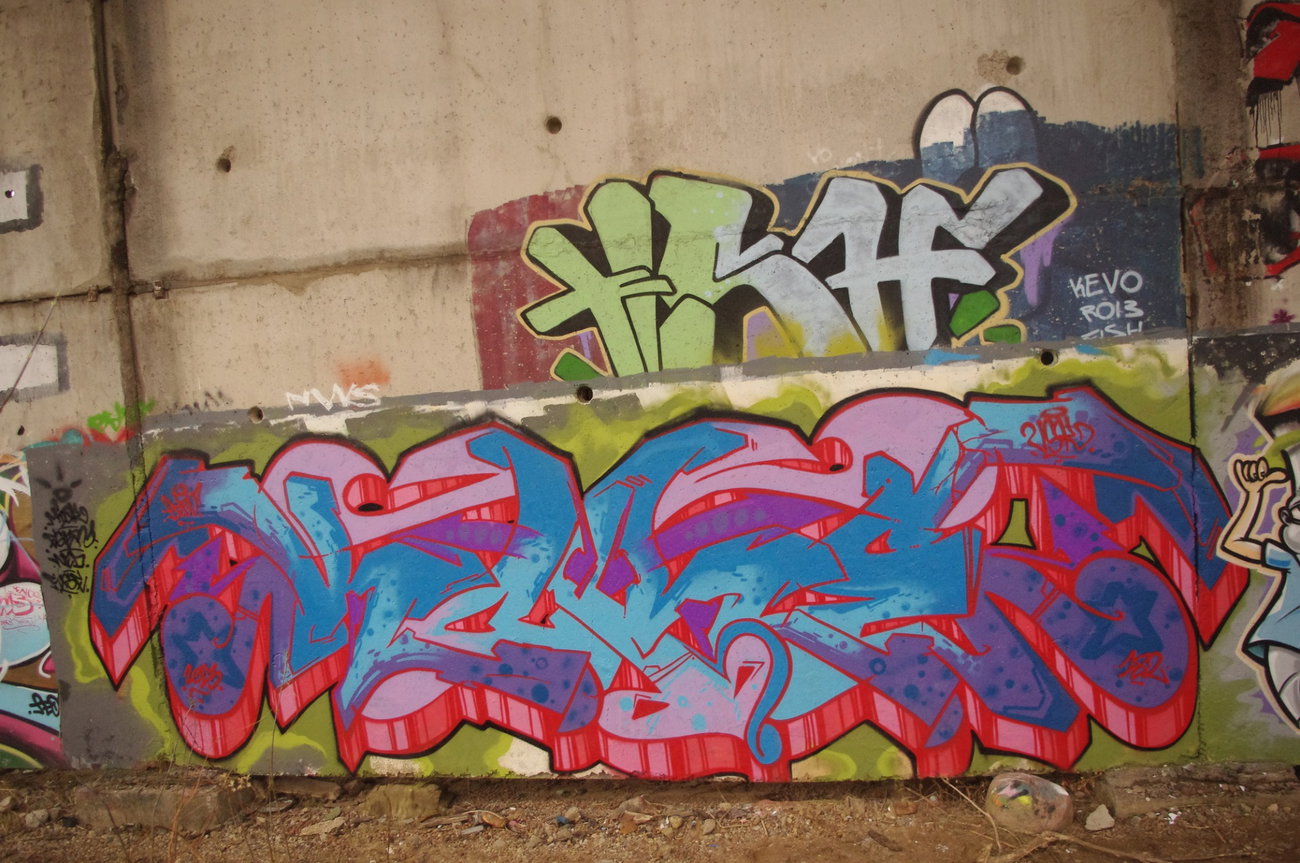Graffiti Wall - Photo by kore182 - kore182, kore, kore (2013)