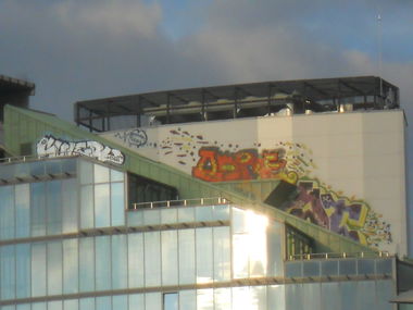 Graffiti Bombing - Photo by kore182 - culer, ogre, s.t.one (2012)