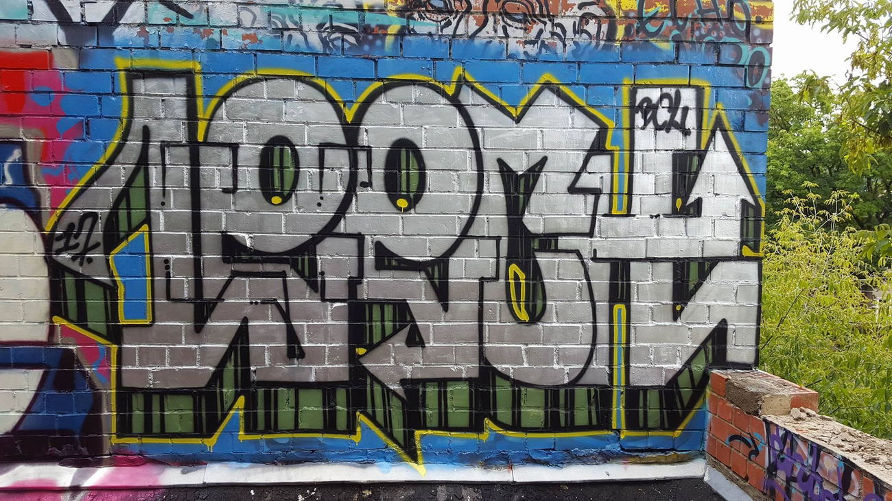 Graffiti Wall - Photo by kore182 - leech, walls, dubs (2017)