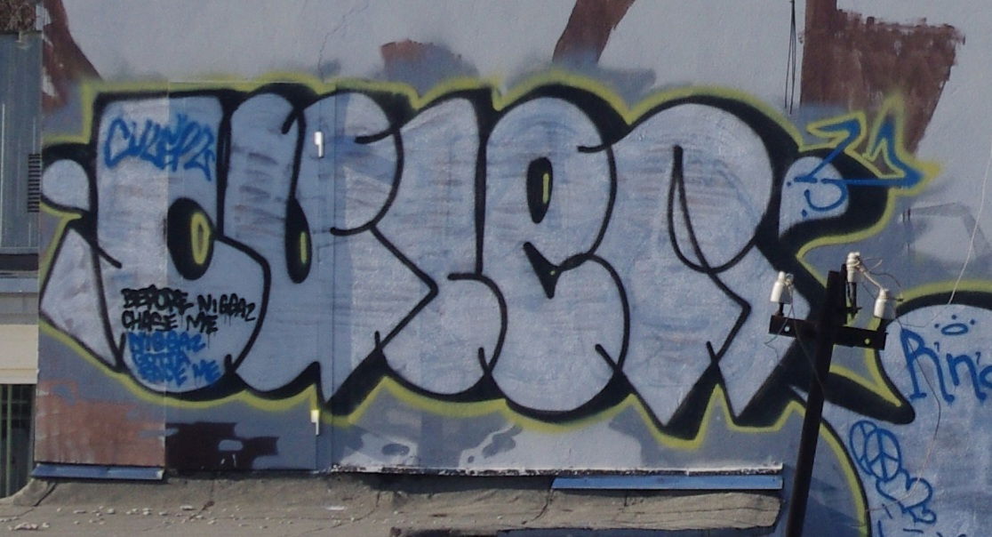 Graffiti Bombing - Photo by kore182 (2013)