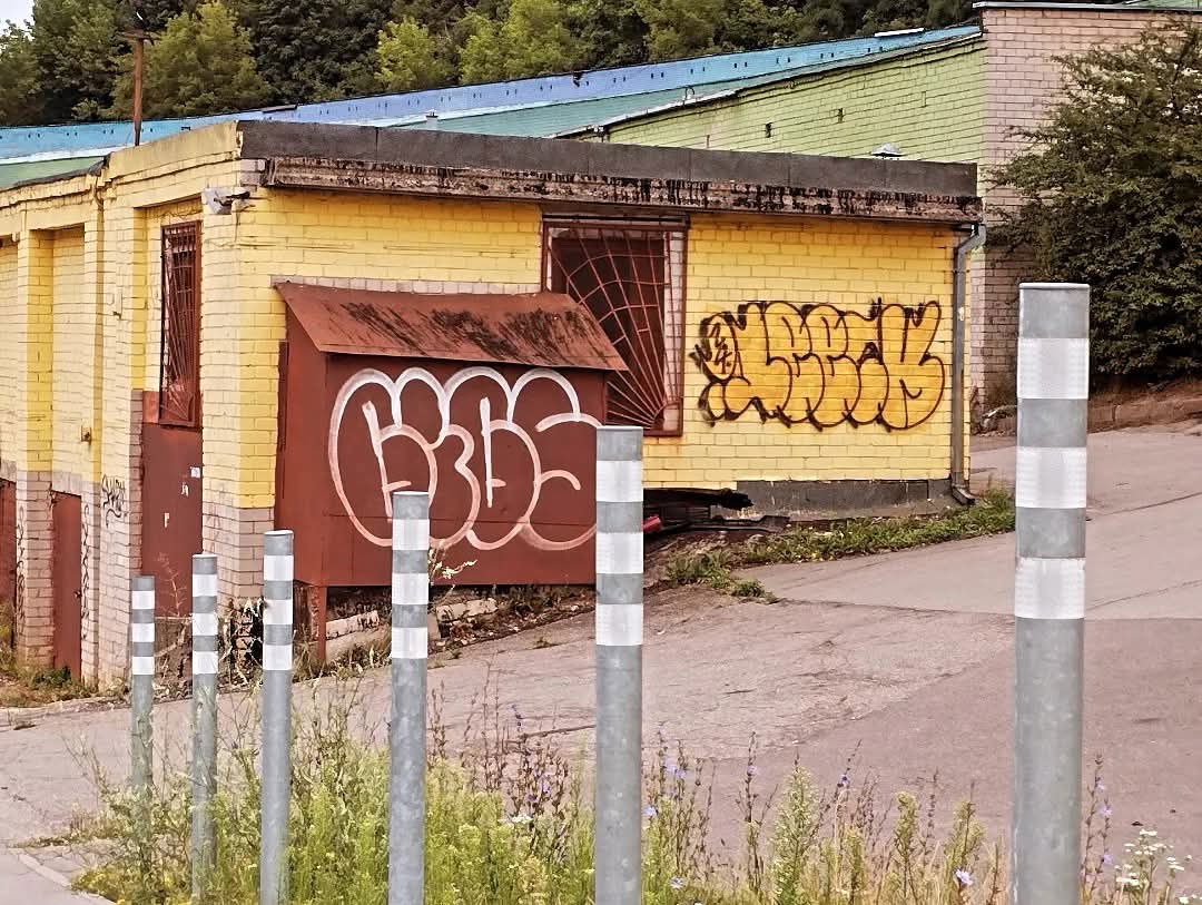 Graffiti Bombing - Photo by kore182 (2024)