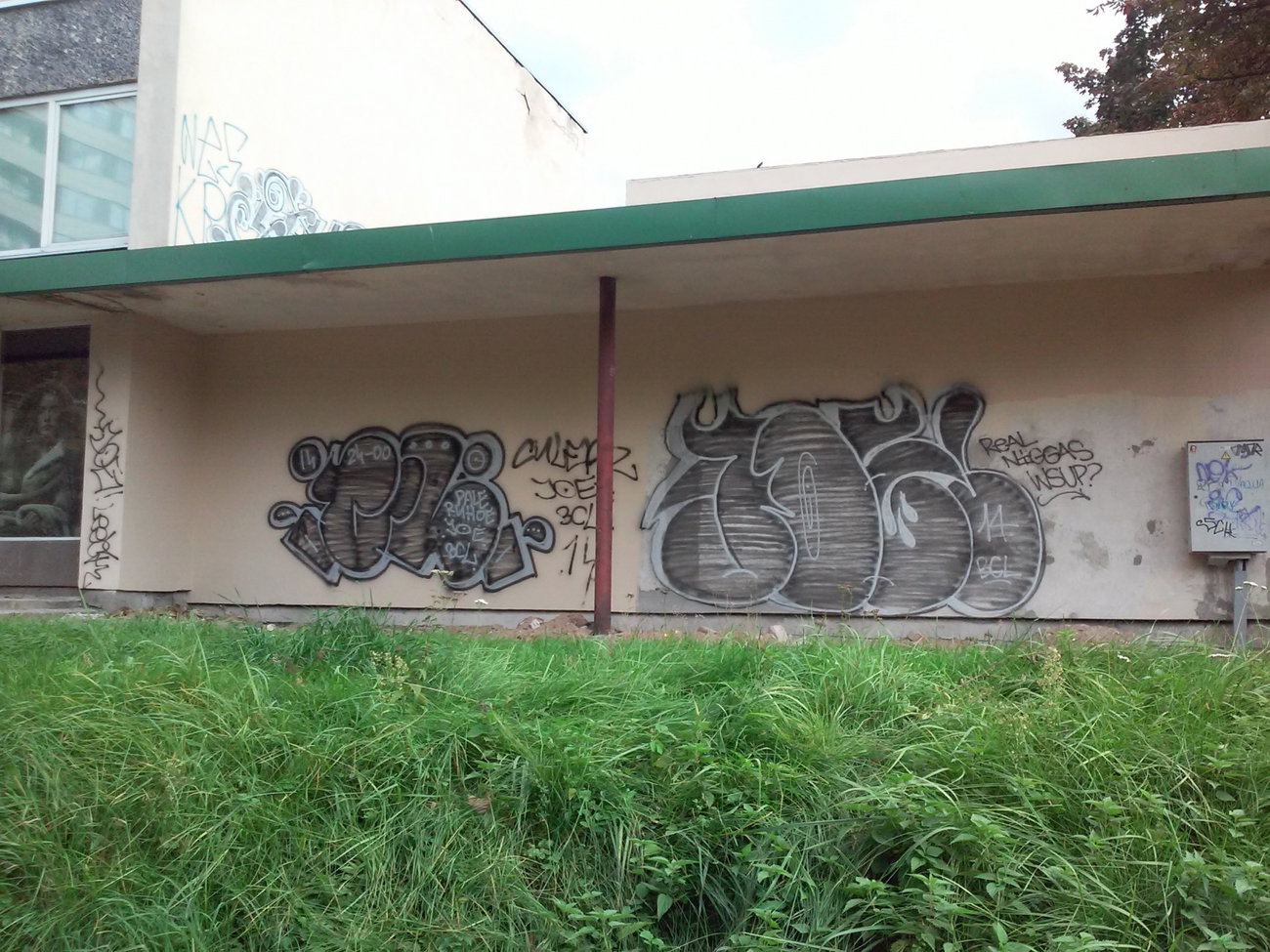 Graffiti Wall - Photo by kore182 - cl, culer, joe