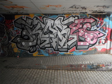 Graffiti Wall - Photo by kore182 (2014)