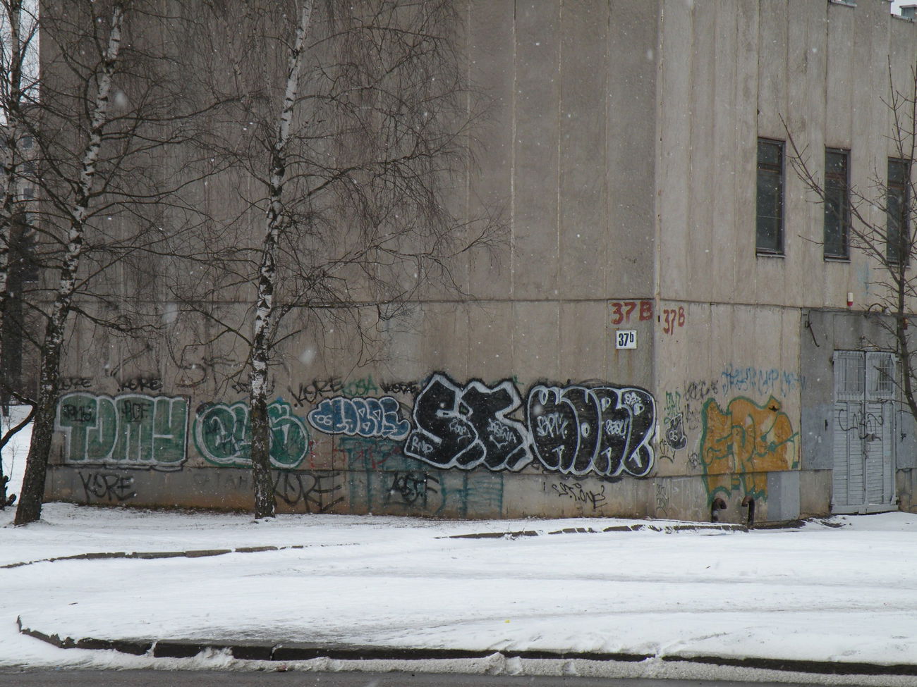 Graffiti Bombing - Photo by kore182 - kore182, stoner, st