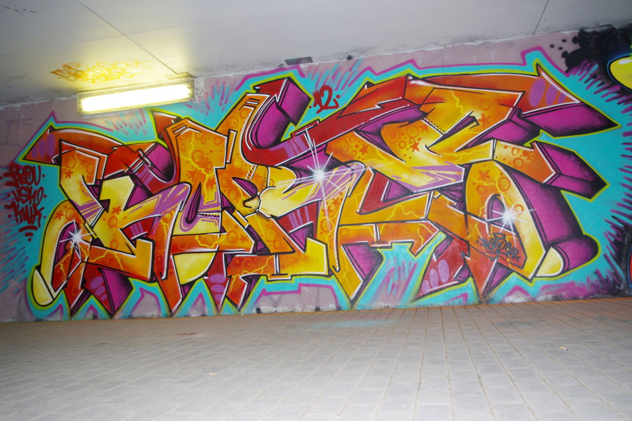 Graffiti Wall in Vilnius - Photo by kore182 (2012)