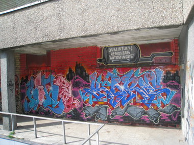 Graffiti Wall - Photo by kore182 - kore182, kore, ta (2009)