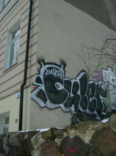 Graffiti Bombing - Photo by kore182 - culer, 2010, vilnius