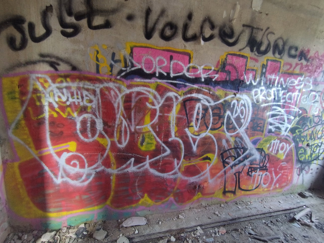 Graffiti Bombing - Photo by kore182 (2026)