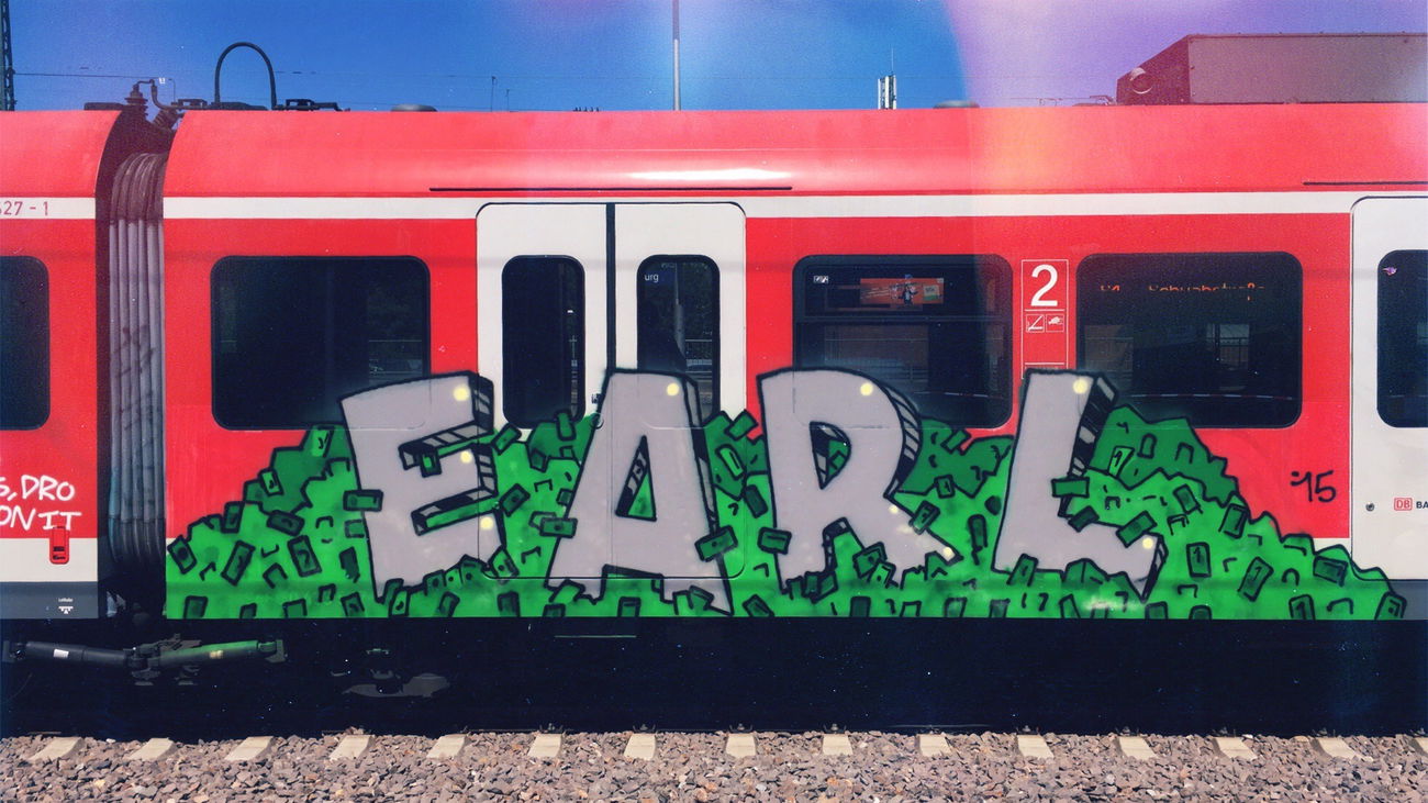 Graffiti Train - Photo by korrektlan - earl, mfclub (2015)