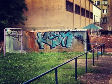 Graffiti Bombing in Russia - Photo by kosmo
