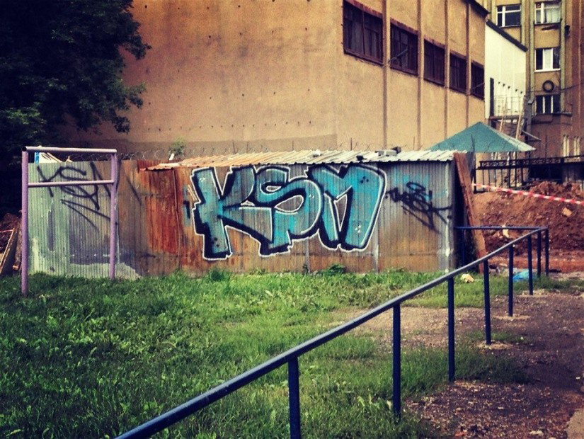 Graffiti Bombing in Russia - Photo by kosmo