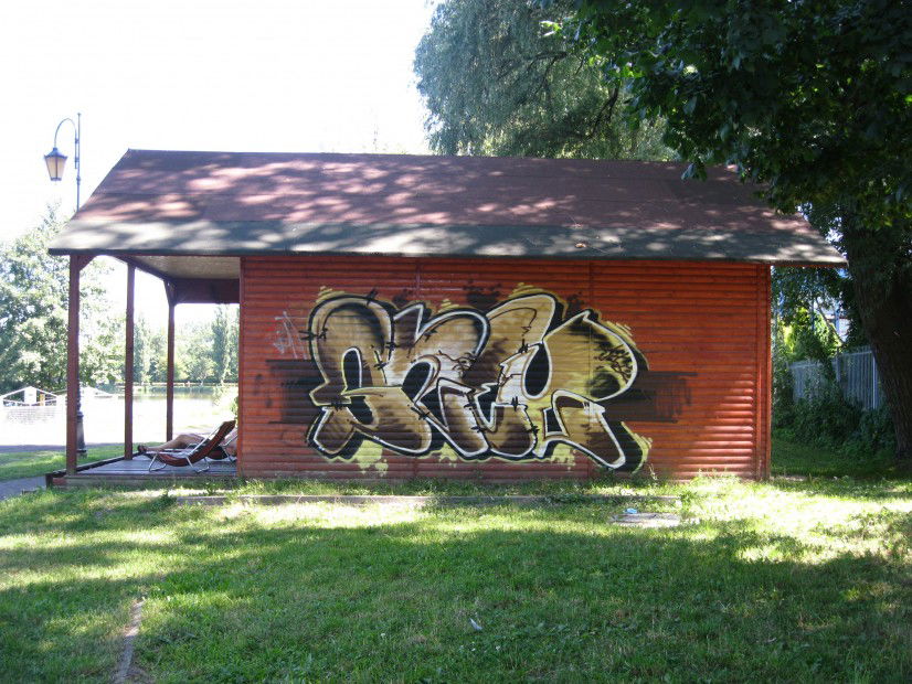 Graffiti Bombing in Poland - Photo by kozs - Szet