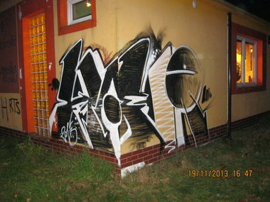 Graffiti Bombing in Poland - Photo by kozs - HaeR, SzeT (2013)