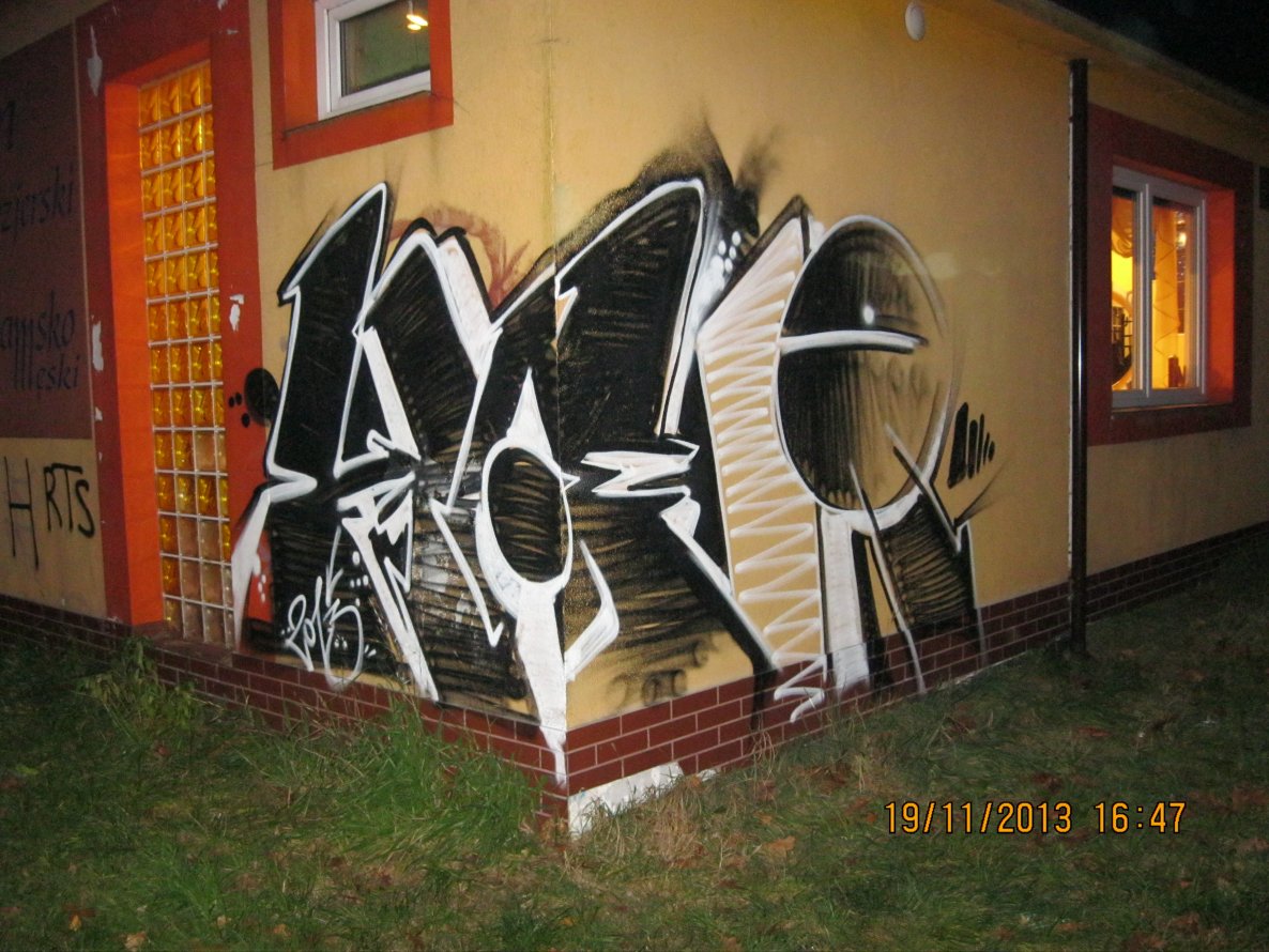 Graffiti Bombing in Poland - Photo by kozs - HaeR, SzeT (2013)