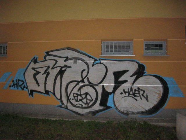 Graffiti Bombing - Photo by kozs - SzeT, HeaR (2012)