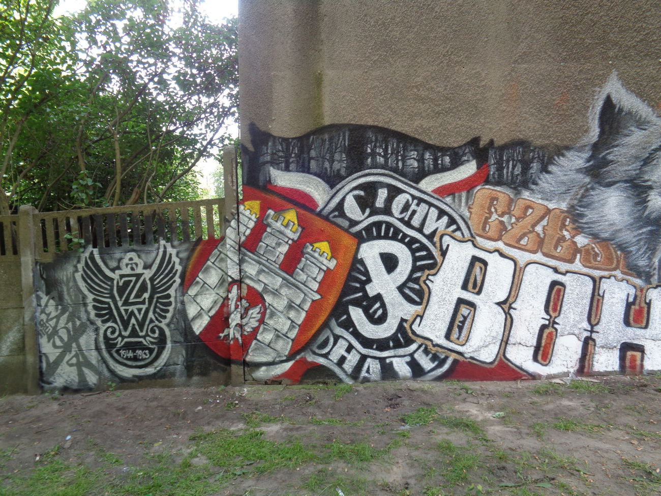 Graffiti Wall - Photo by kozs - szok, hear (2015)