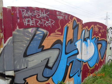 Graffiti Bombing - Photo by kozs (2016)