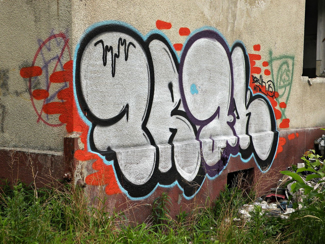 Graffiti Bombing - Photo by kraby (2015)
