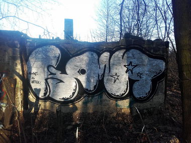 Graffiti Bombing in Dara adamkhel - Photo by kraby (2016)