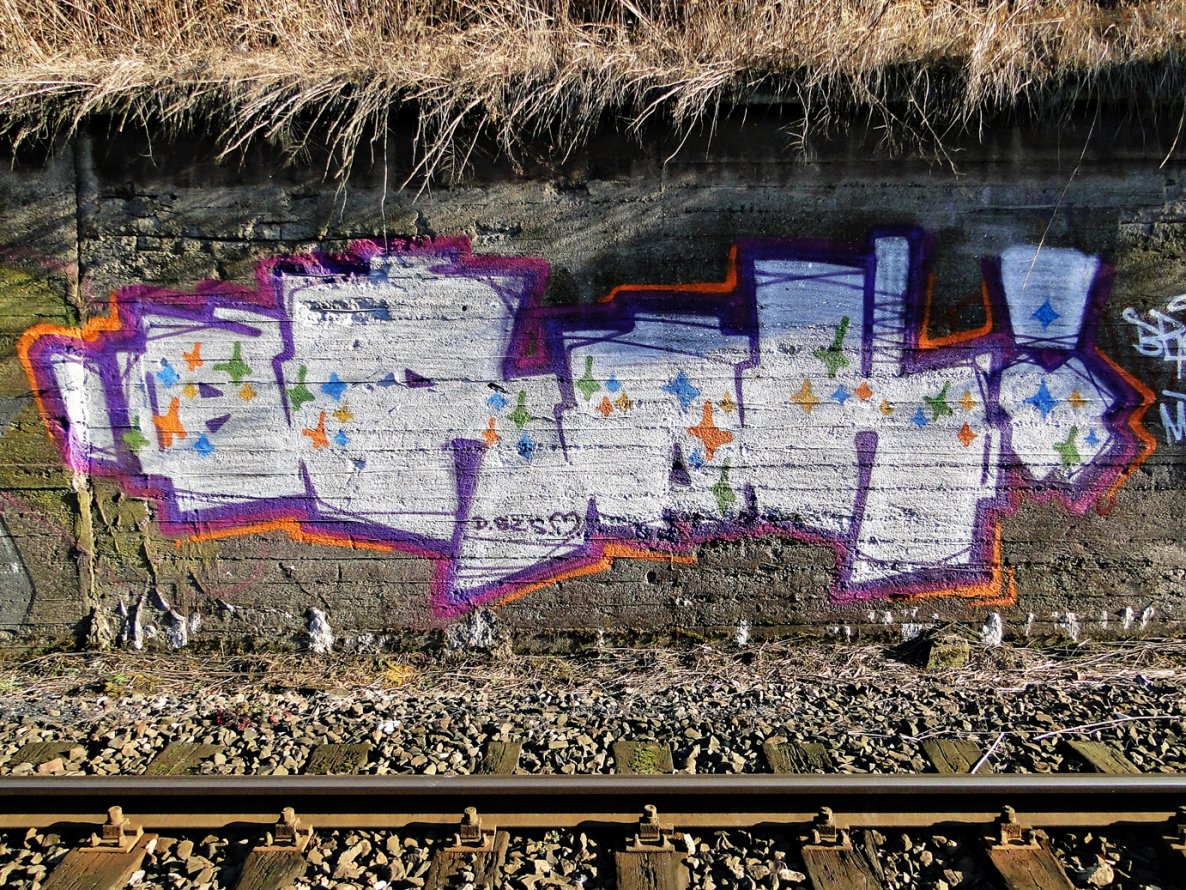 Graffiti Bombing - Photo by kraby