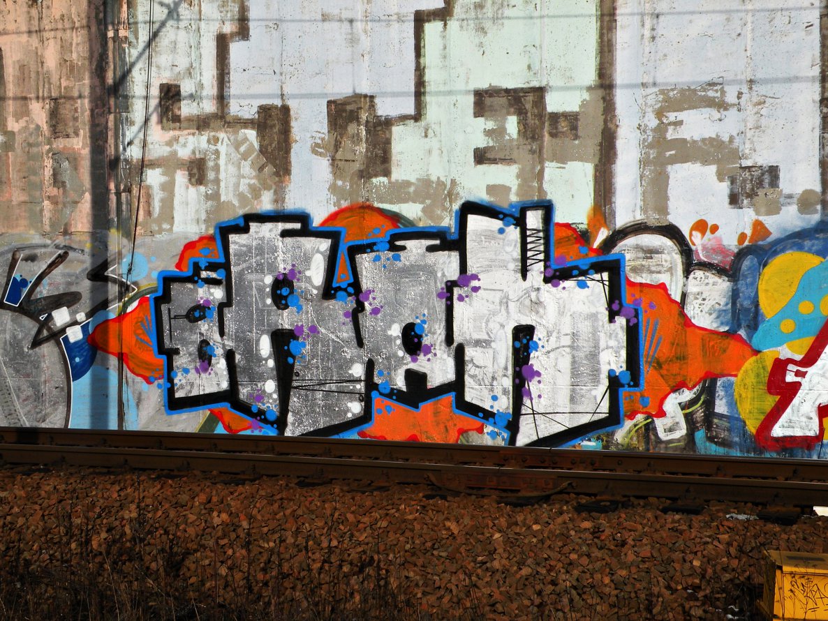 Graffiti Bombing - Photo by kraby - brak47 (2014)