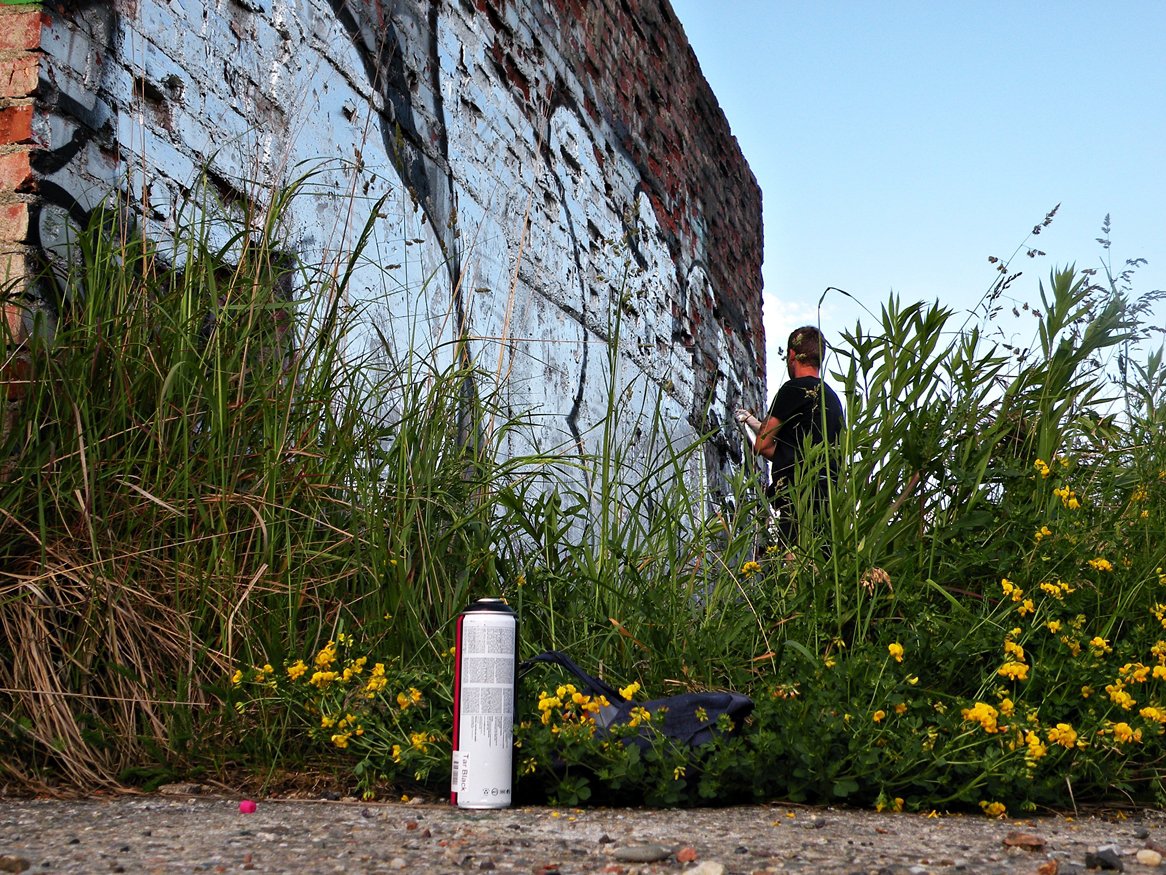 Graffiti Bombing - Photo by kraby - brak47 (2014)