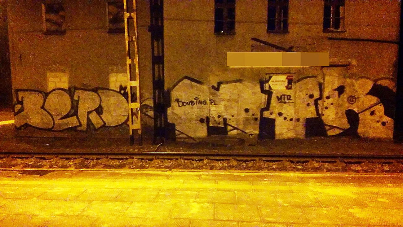 Graffiti Bombing in Czad - Photo by kraby - mtr (2016)