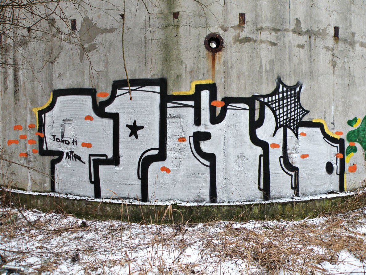 Graffiti Bombing - Photo by kraby (2014)