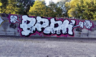 Graffiti Bombing in Angola - Photo by kraby (2016)