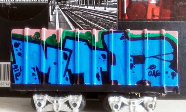 Graffiti Train - Photo by kraby - mtr