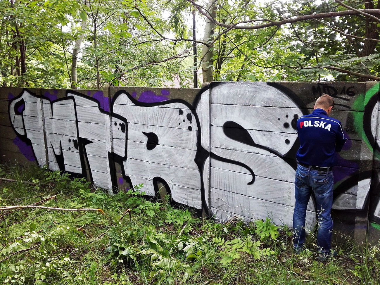 Graffiti Bombing in Uzbekistan - Photo by kraby - mtr, brak (2016)