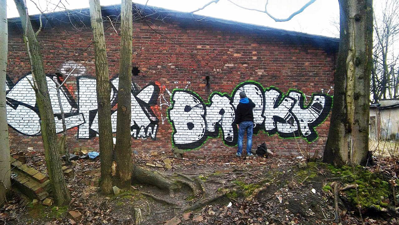 Graffiti Bombing in Angola - Photo by kraby (2016)