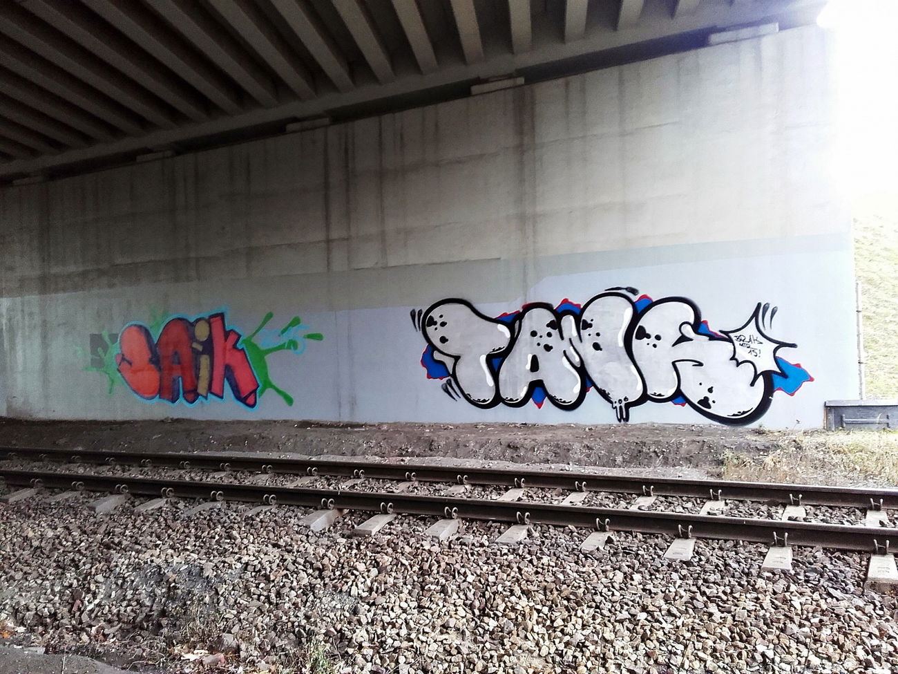 Graffiti Bombing in Chiny - Photo by kraby (2015)