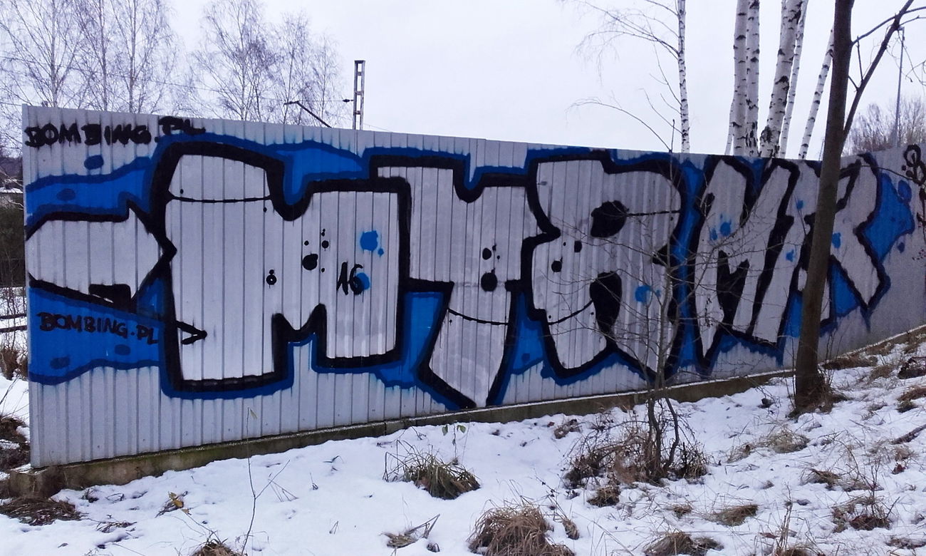 Graffiti Bombing in Czad - Photo by kraby - mtr (2016)