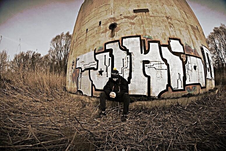 Graffiti Bombing - Photo by kraby (2015)