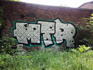 Graffiti Bombing in Uzbekistan - Photo by kraby - mtr (2016)