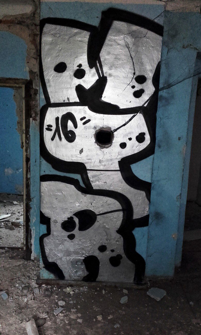 Graffiti Bombing in Madagaskar - Photo by kraby - mtr (2016)