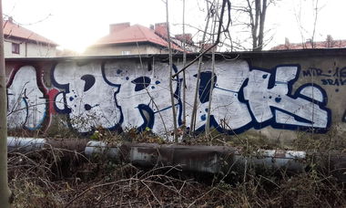 Graffiti Bombing in Chiny - Photo by kraby - brak, mtr (2016)