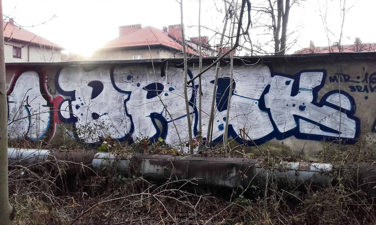 Graffiti Bombing in Chiny - Photo by kraby - brak, mtr (2016)