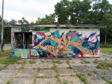 Graffiti Bombing - Photo by krawallo - x