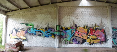 Graffiti Wall - Photo by krawallo - x