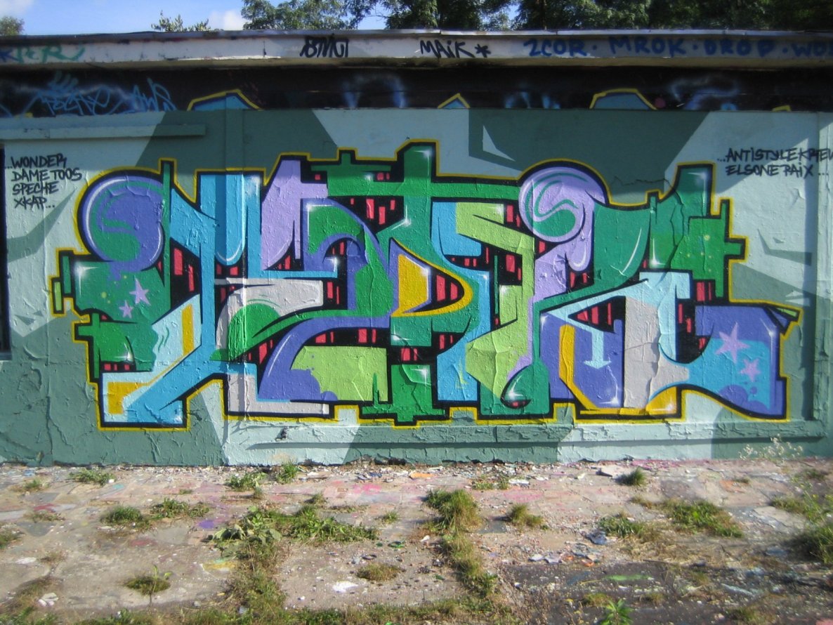 Graffiti Wall - Photo by krawallo - Bor