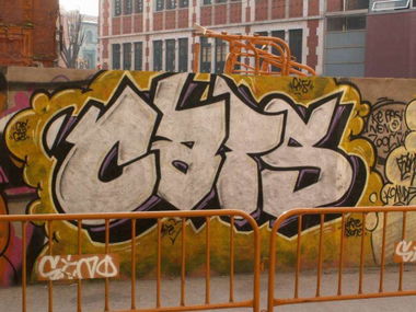 Graffiti Bombing - Photo by kret_27