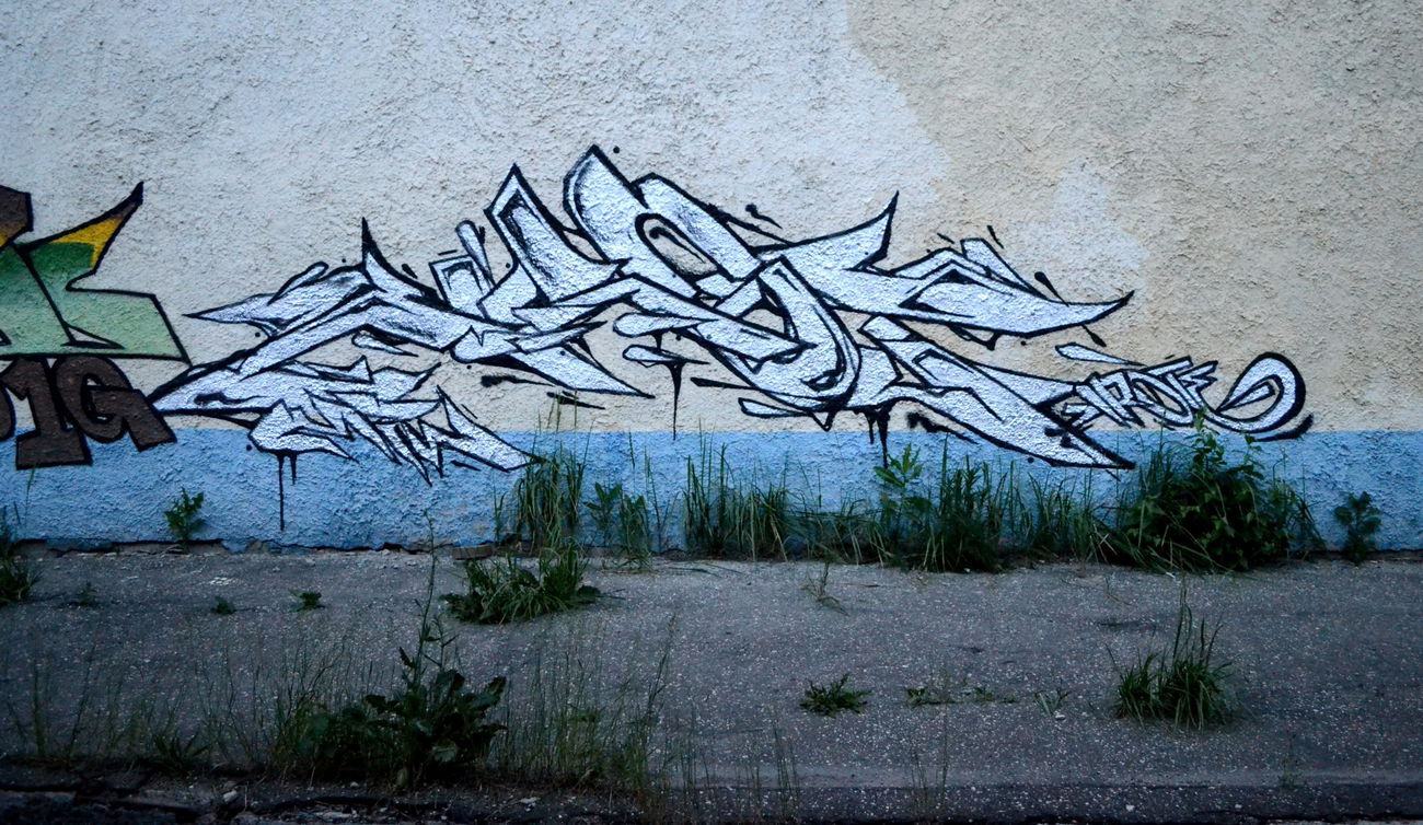 Graffiti Wall - Photo by krote