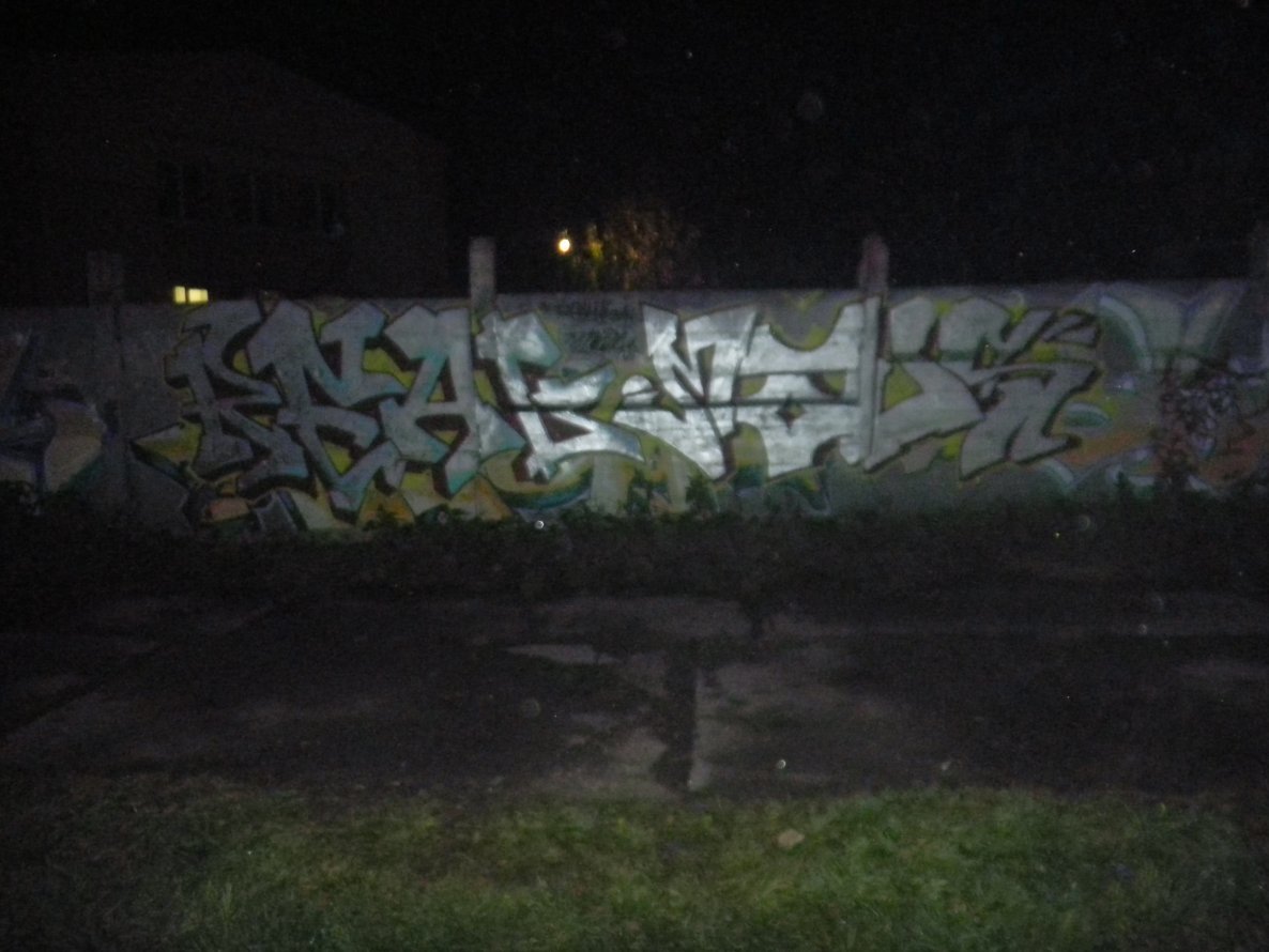Graffiti Wall - Photo by krucifiX_kLan - real_maus (2014)