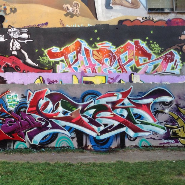 Graffiti Wall in Berlin - Photo by kry82 - kry, 82, sbb (2014)