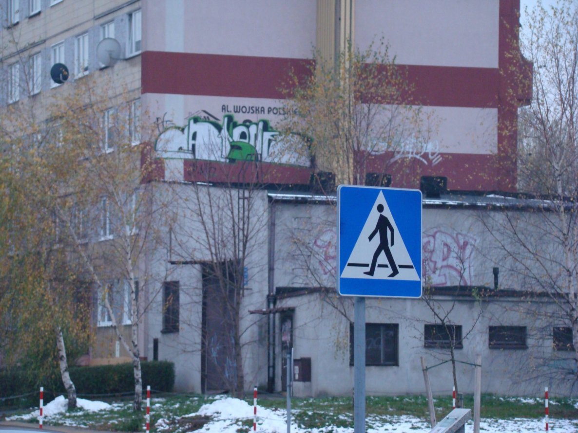 Graffiti Bombing in ?ory - Photo by ktos - ktos, max, maxcrew (200?)