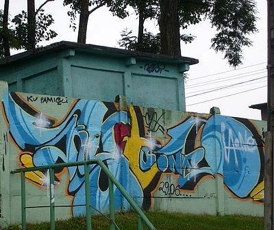 Graffiti Wall in ?ory - Photo by ktos - ktos, maxcrew, snfcrew (200?)