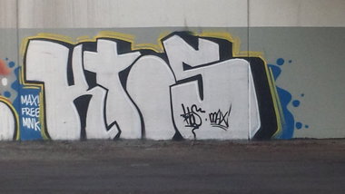 Graffiti Bombing - Photo by ktos - ktos, max, maxcrew (2014)