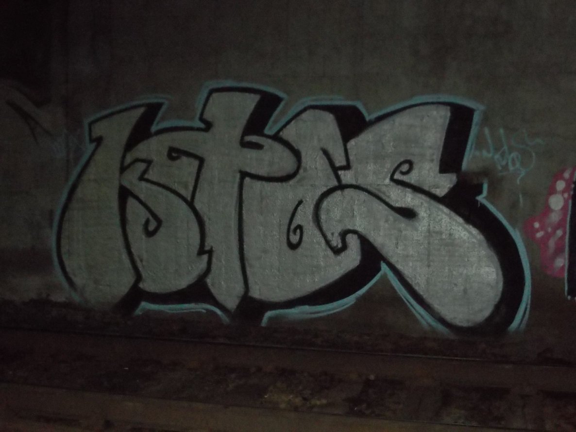 Graffiti Bombing in ? - Photo by ktos - ktos, max, maxcrew (2014)